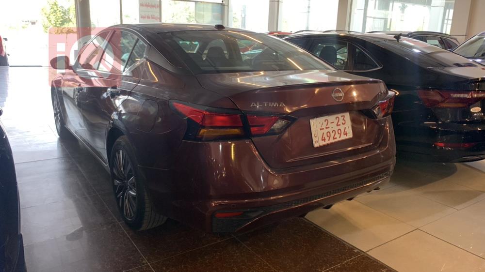 نيسان ألتيما